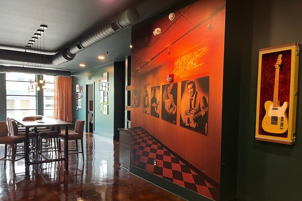 Studio B Suite 4BR by Maddox Hotel gallery image 3