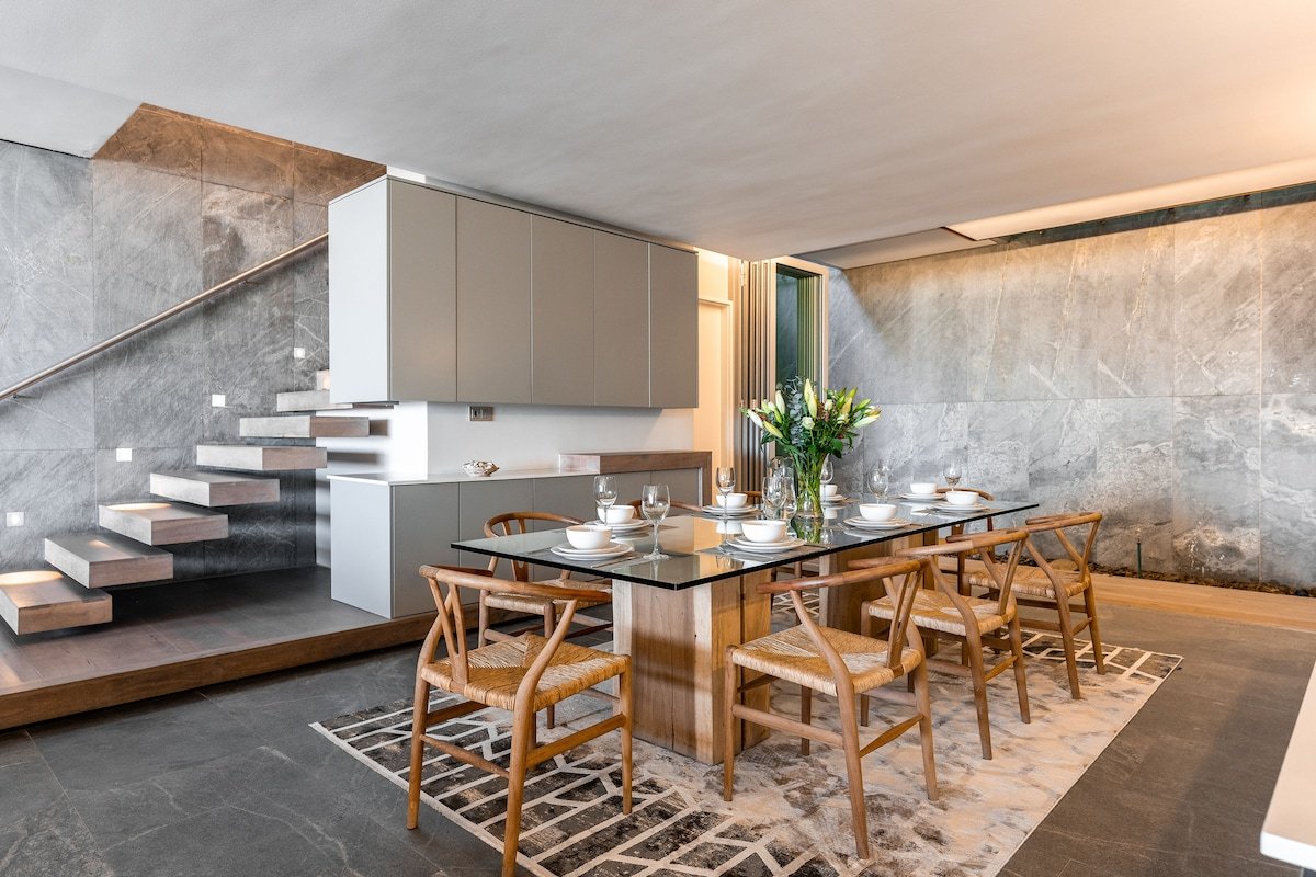 Beachfront Bliss: Luxury Amenities & Ocean Views gallery image 4