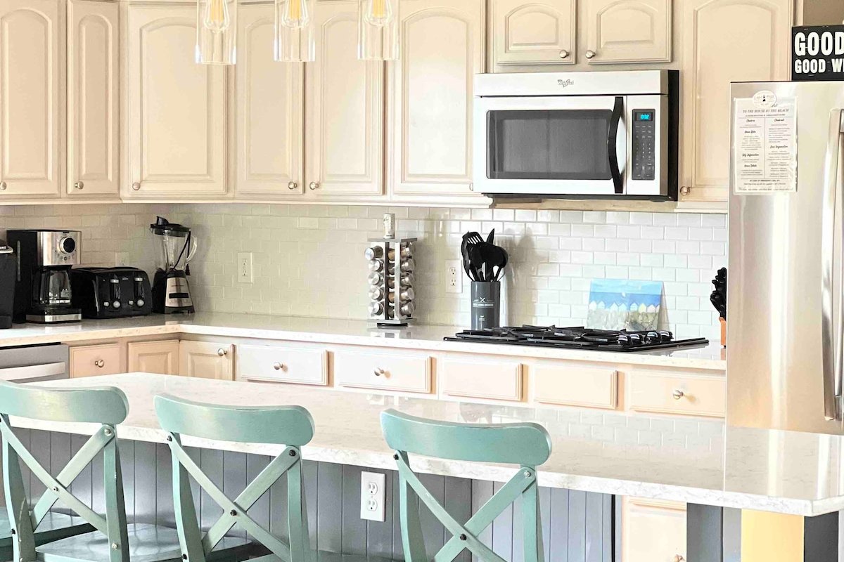 Celebrate the Holidays in Narragansett gallery image 5