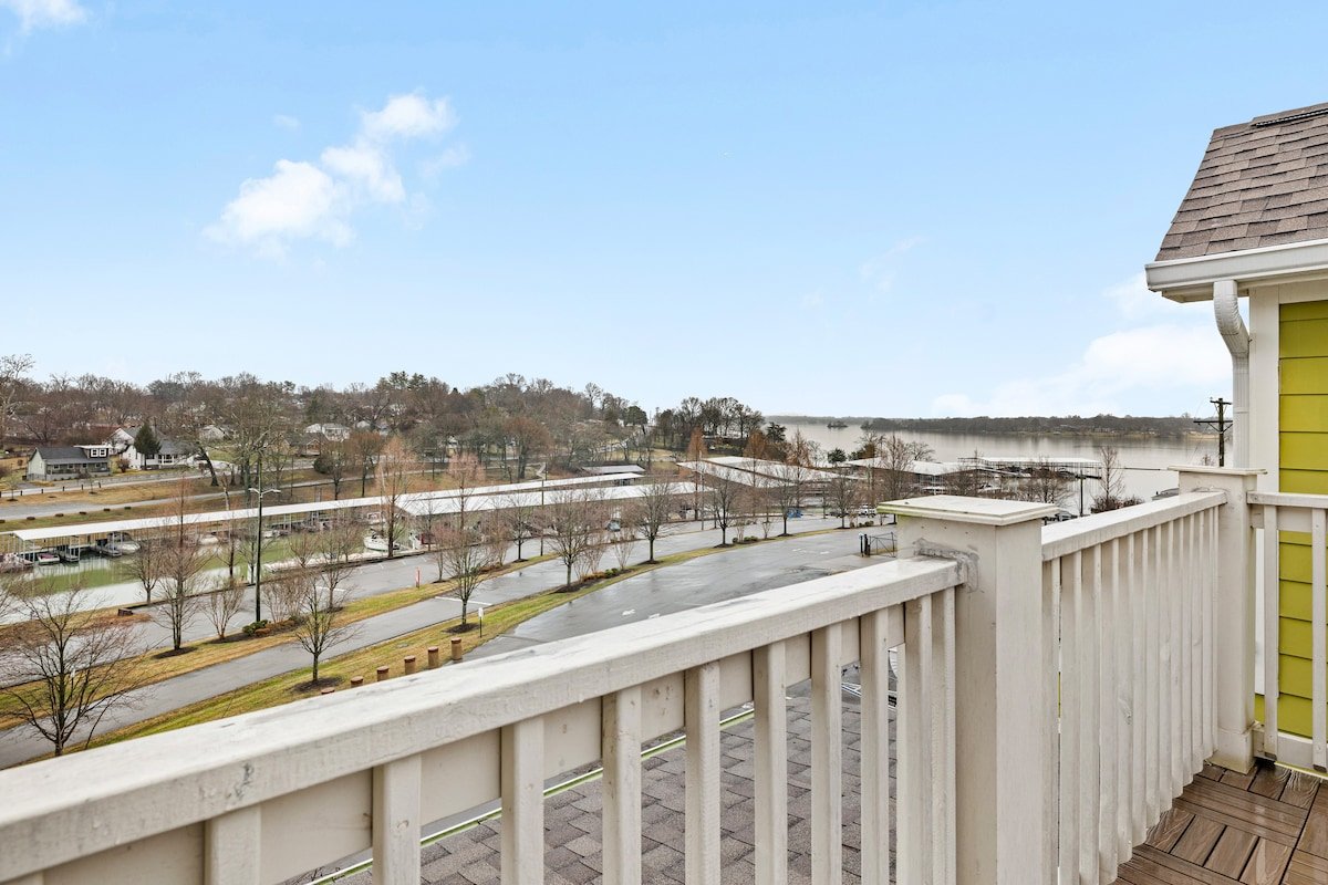 NEW! Double Fun! 2 Lakeside Homes @Blue Turtle Bay gallery image 4