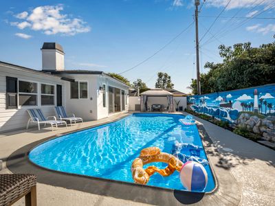 Coastal Chic Haven: pool, billiards near beaches