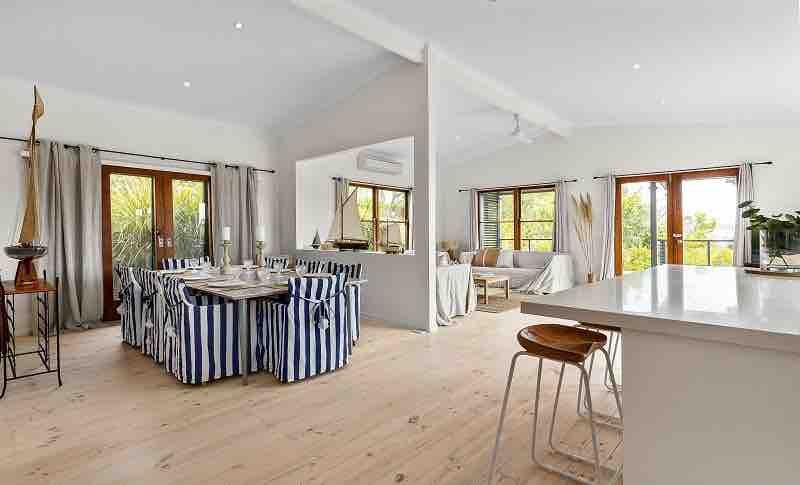 My Champagne Deck by MyCoastline Accommodation gallery image 5