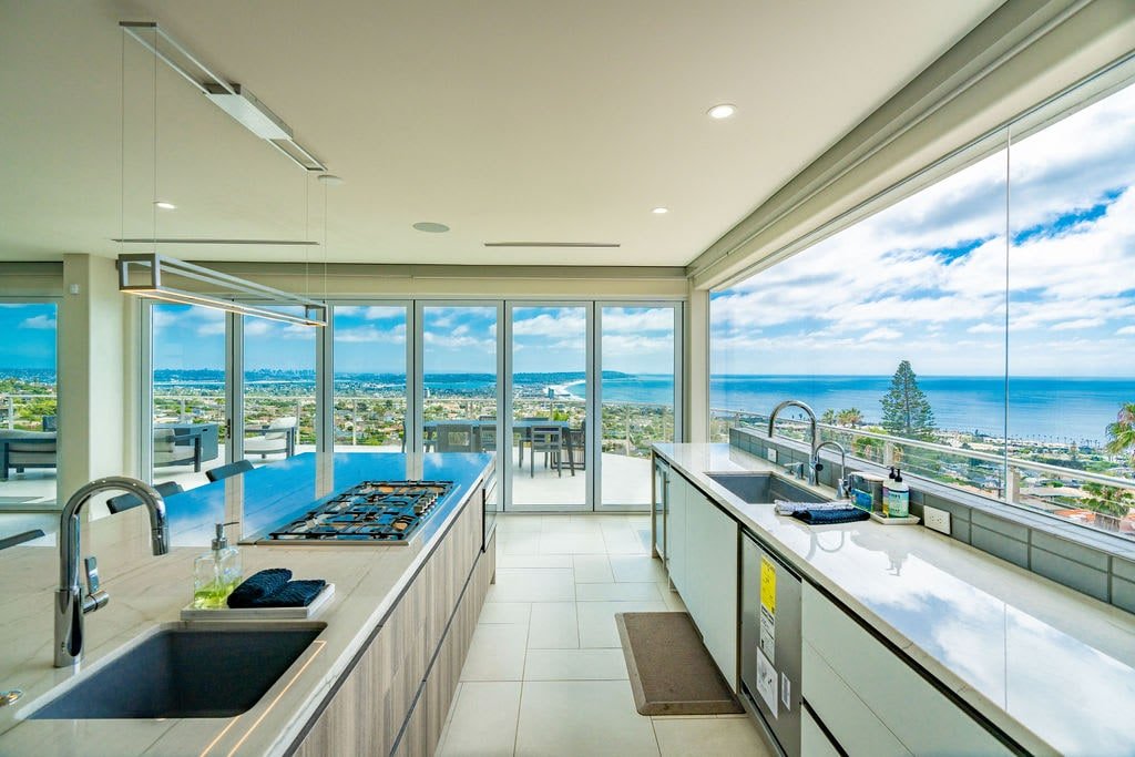 La Jolla Dream Stay: Ocean, Bay, Pool gallery image 2