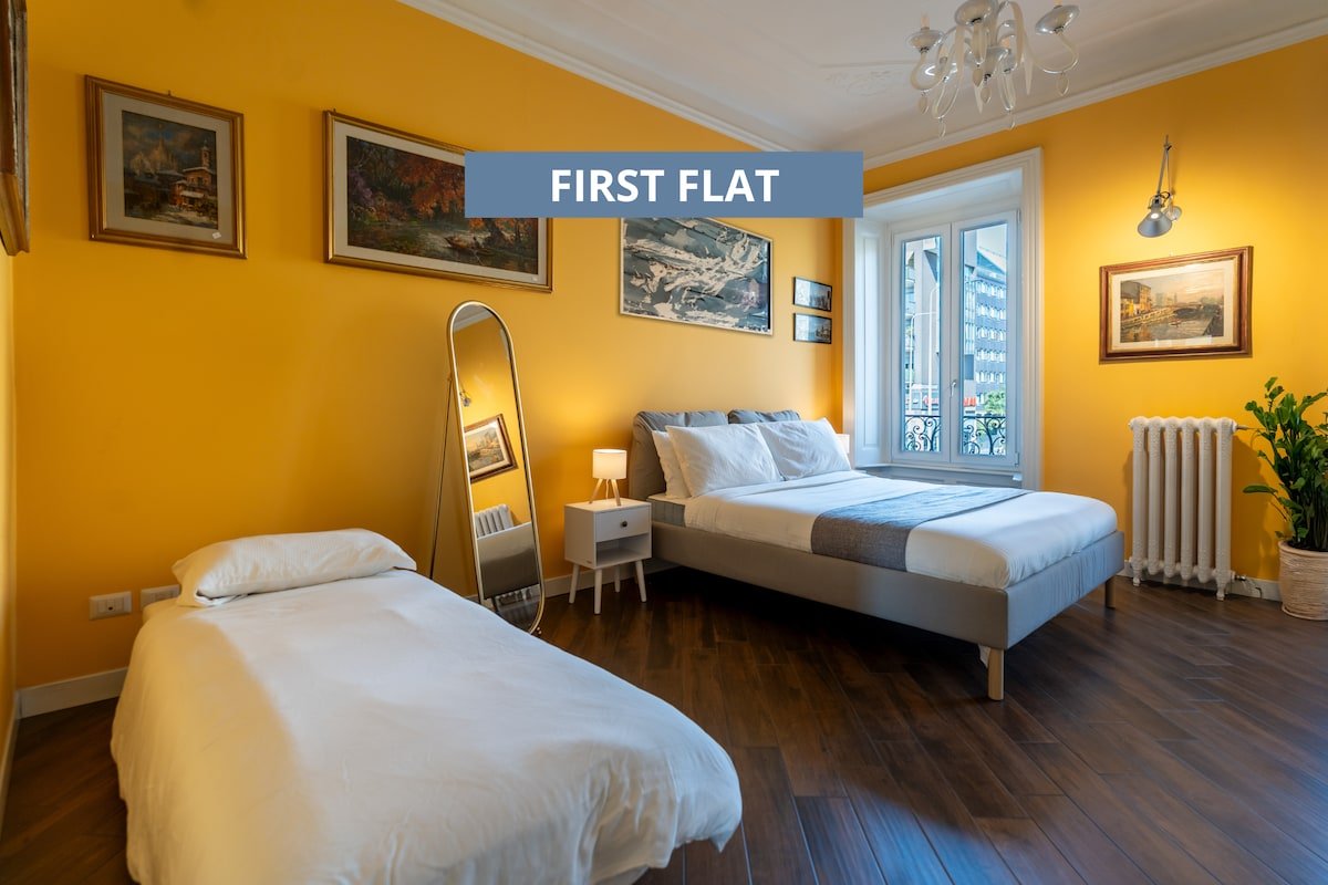 [Duomo 7 min] Two Independent Flats With Parking gallery image 5