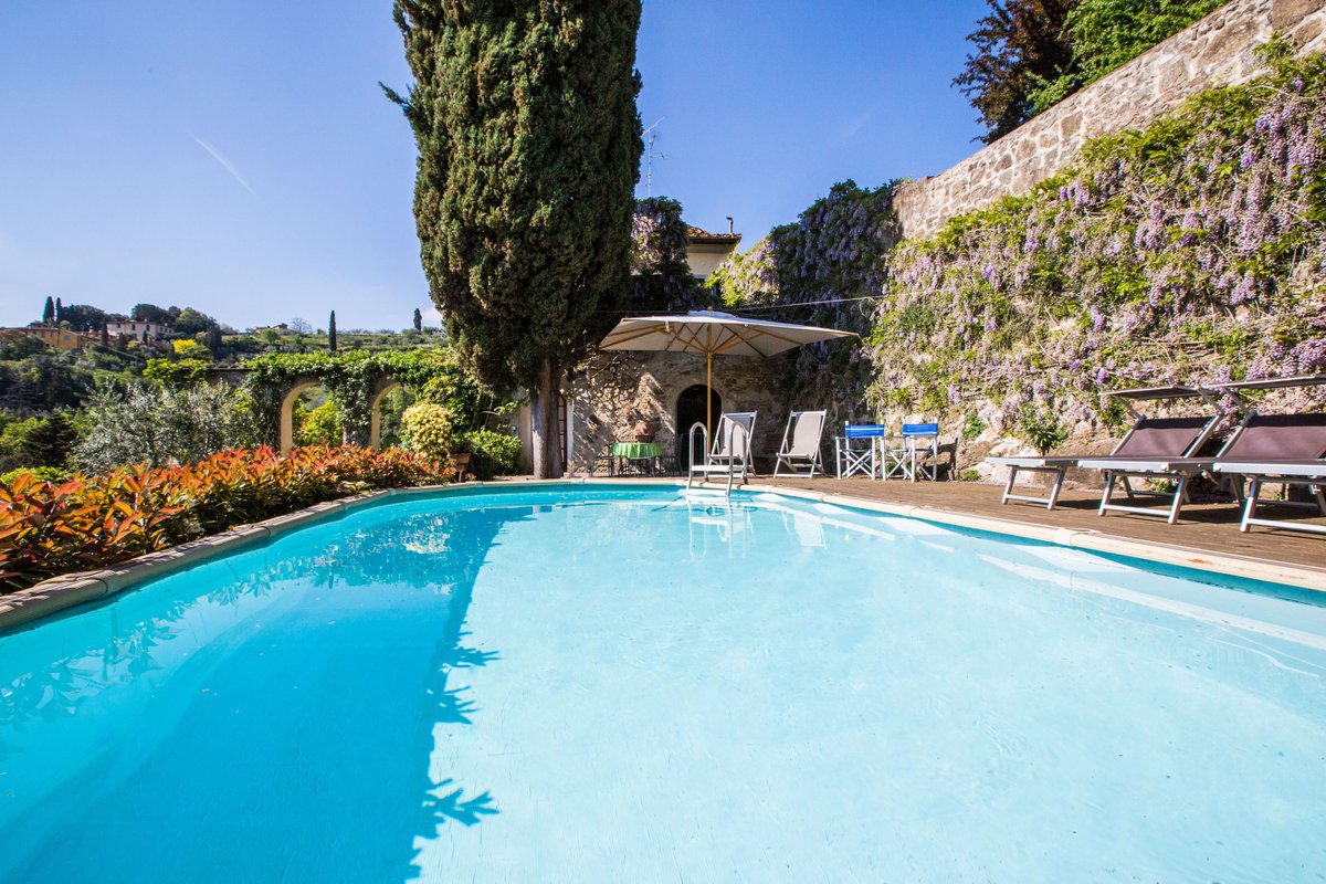 Villa with great view over Florence, pool, Wi-Fi