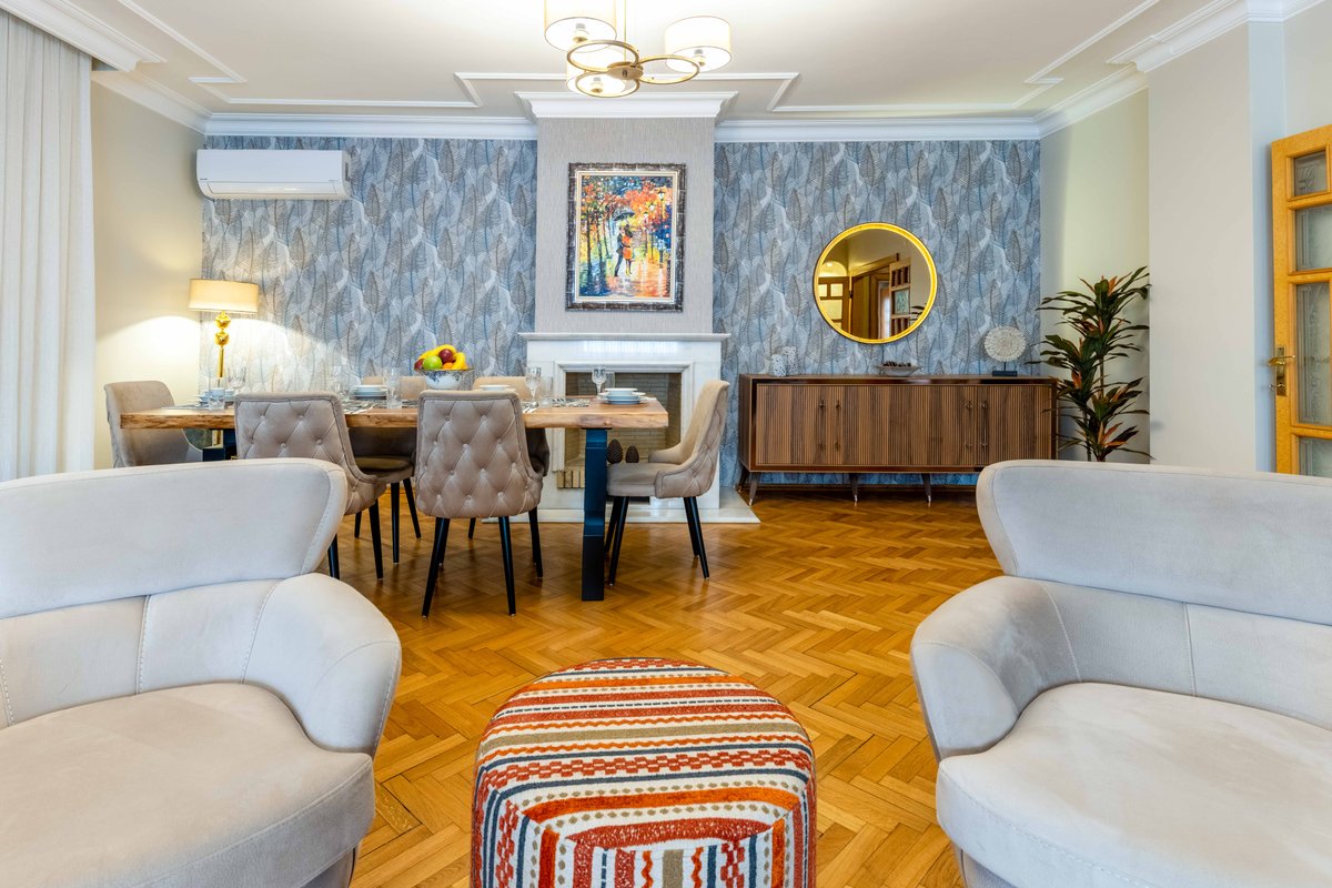 3 Bedroom Suite Balcony & Pool & Free Parking