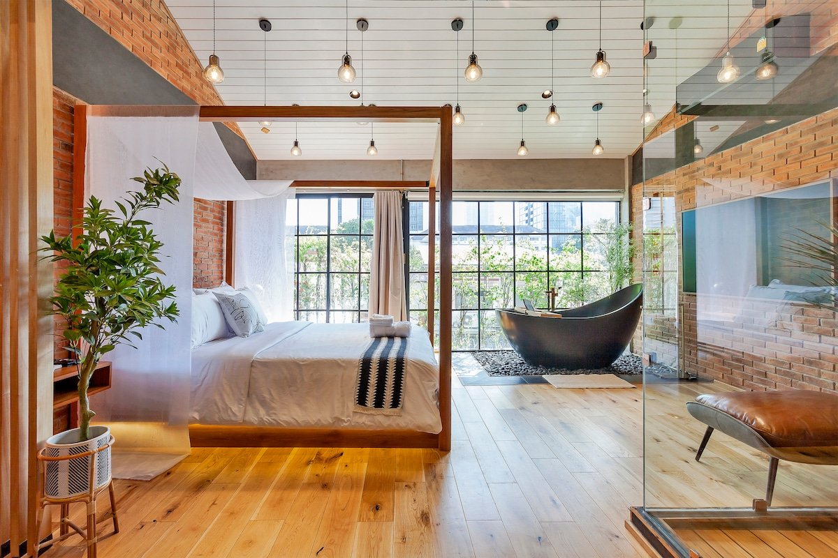 The Glam Loft in Thonglor, a creative escape gallery image 2
