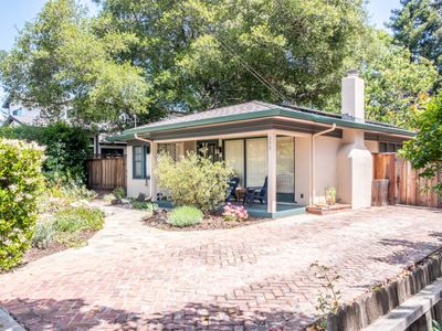 Lovely 4BR house with patio, hot tub (Stanford)