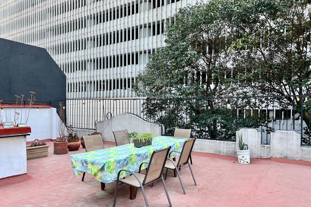 Completely Renovated Historic House near El Angel gallery image 3