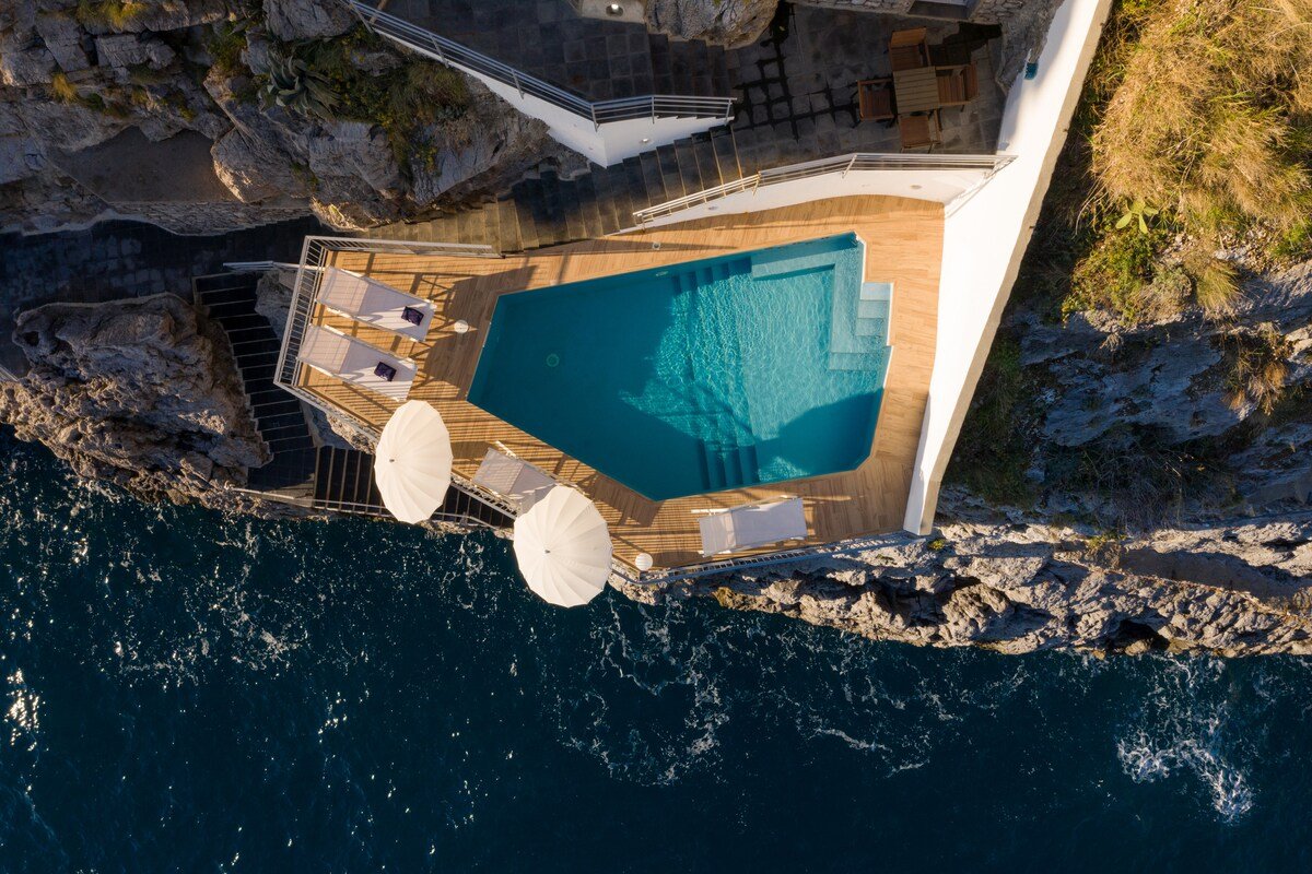 Villa Elizabeth – Luxury Villa, Private Pool & Sea gallery image 2