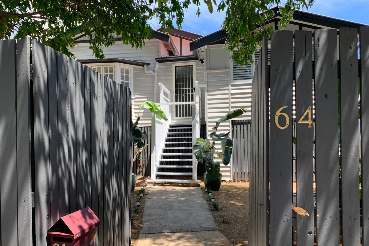 Charming 1920 4Br freestanding Plantation Qldr.