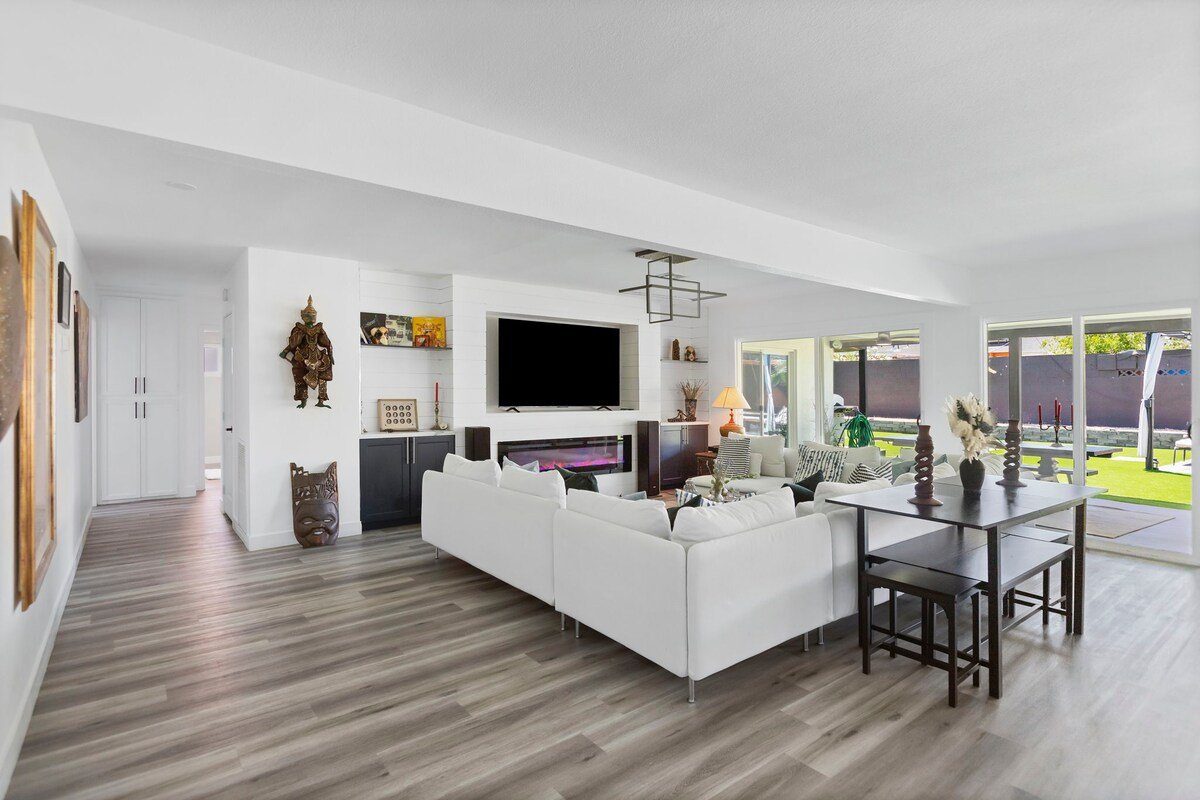 On Strip, 4x Luxurious King Bedrooms gallery image 4