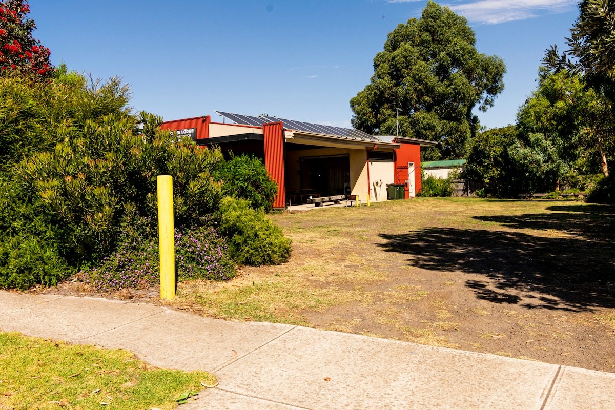 Bellarine Lodge Sleeps 30 gallery image 3