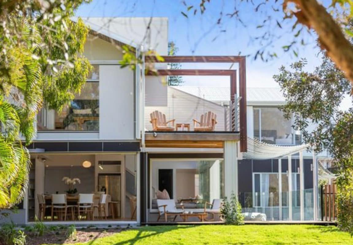 Beachfront Heated pool 1km to village gallery image 4