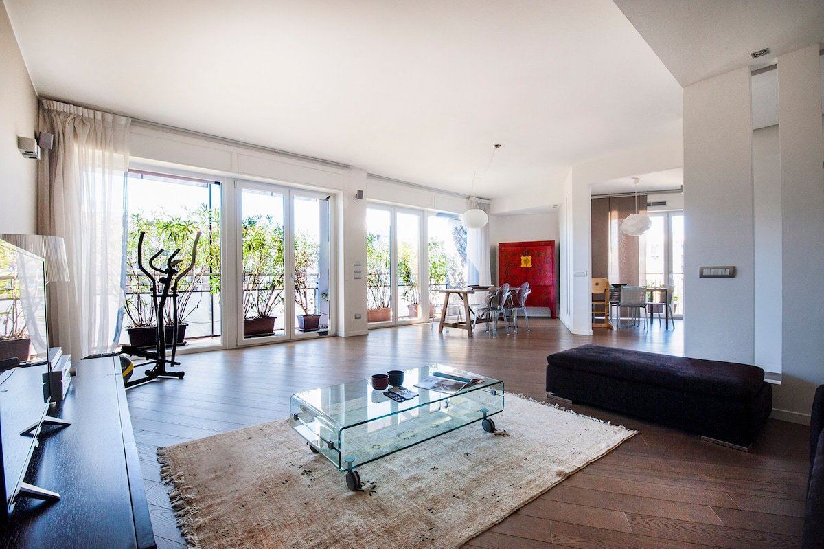 Milano Lush contemporary flat – 6 guests, 3 BDR gallery image 2