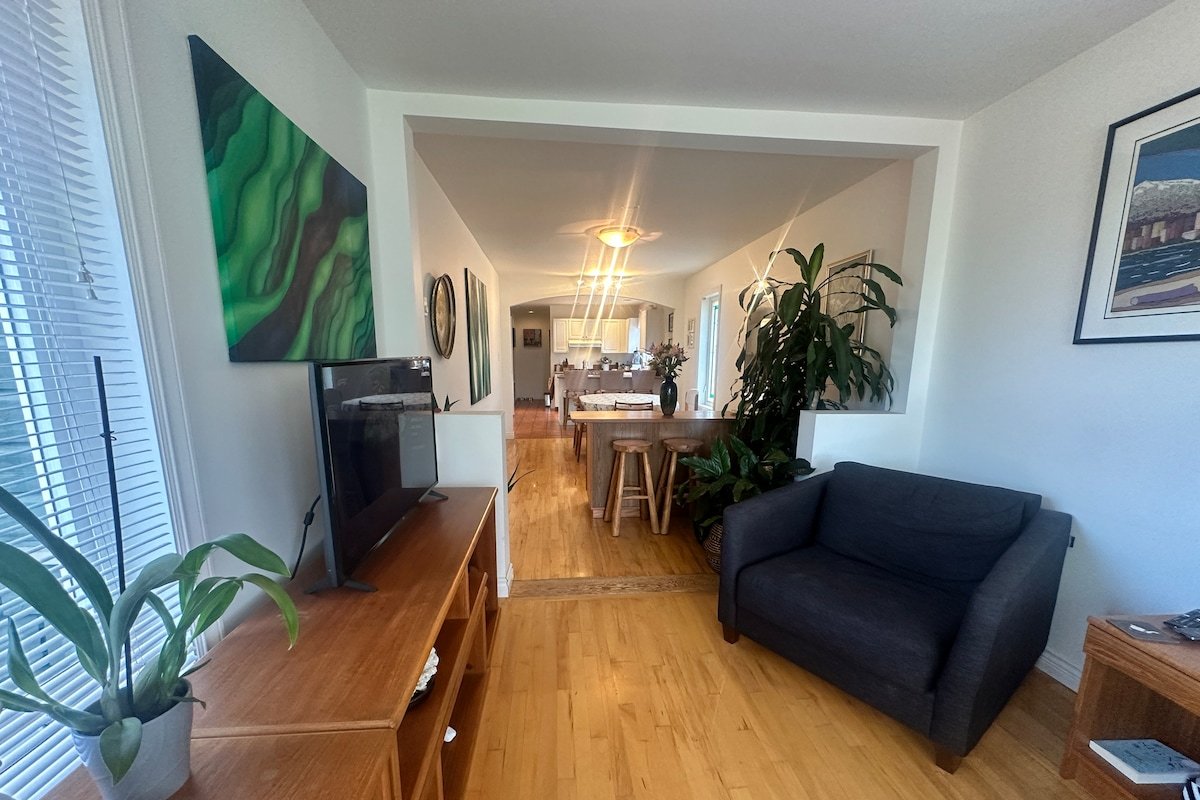 Across the Harbour 3BR Marina View Full House gallery image 4