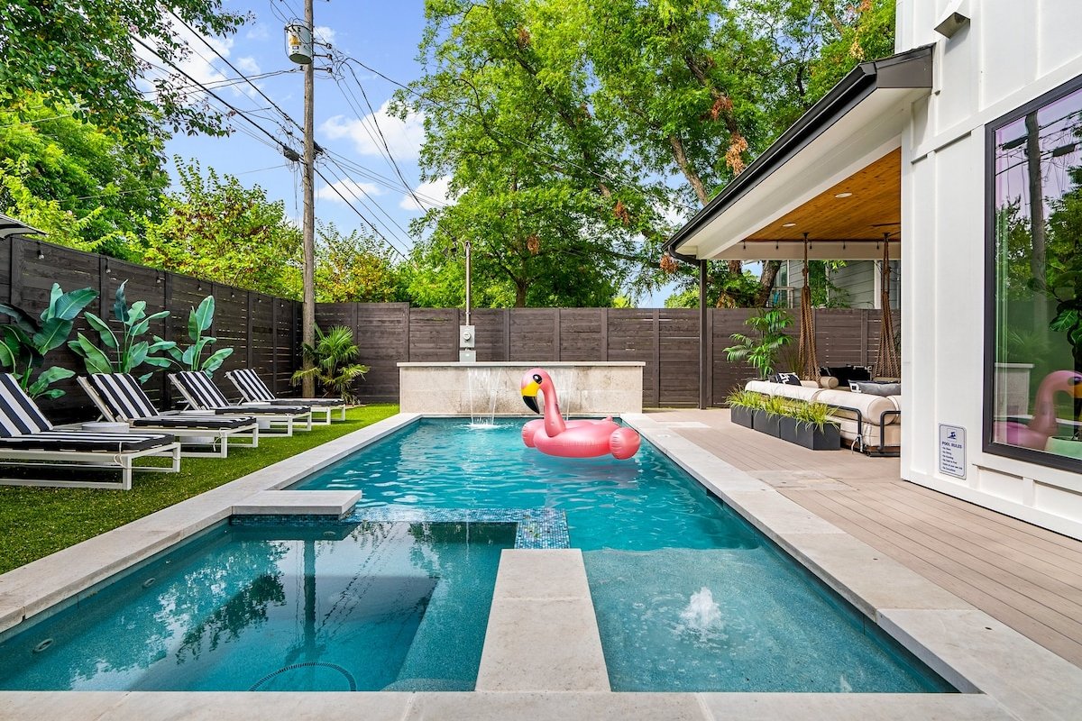 Luxury Oasis | Custom Built Home | Hot Tub + Pool gallery image 2