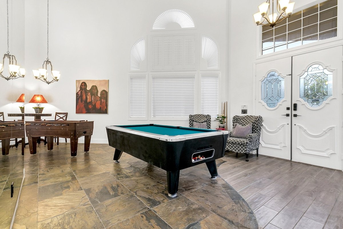 Spacious Relaxing Family Getaway gallery image 4