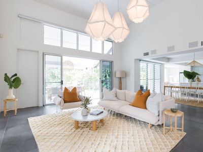 Mamilla Beach House – Private Pool – Designer Home – Media Room