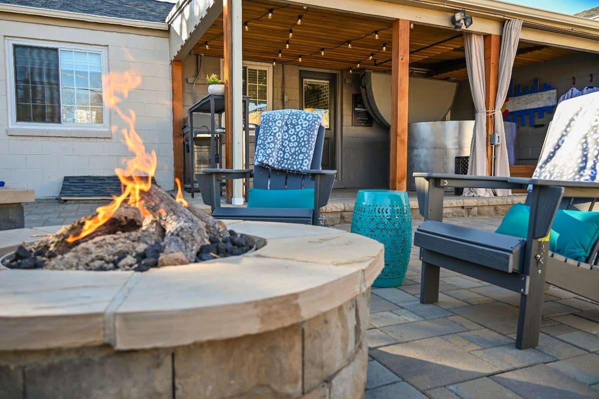 Central Charming Oasis – Mineral Hot Tub/Fire Pit gallery image 3