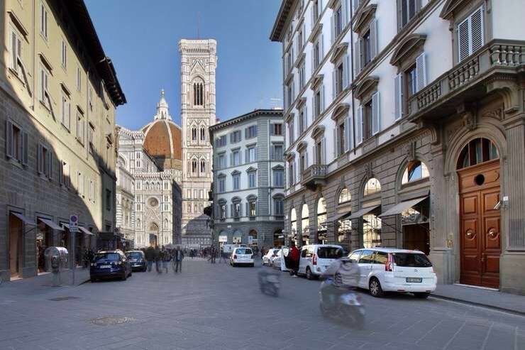 Luxury New Apartment Duomo View 4 sleeps Ac Wifi gallery image 5