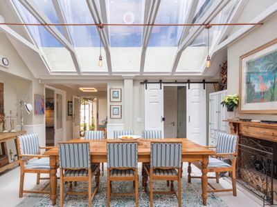 Luxury home in Higgovale with AC and Inverter