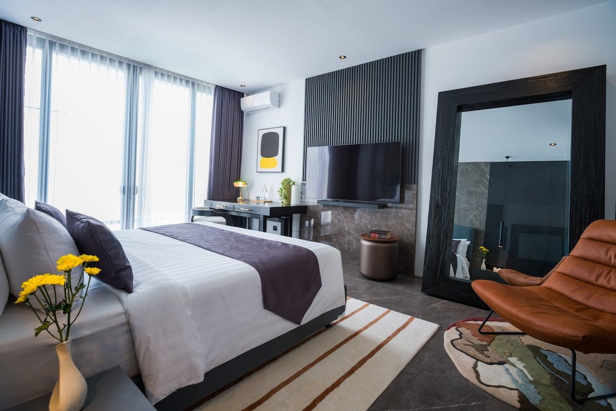 Villa Majestic: Butler, Shared Sauna & Hot Tub gallery image 4