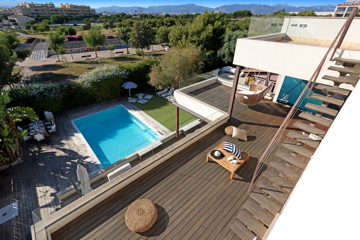 Villamarinacristal minimalist optional heated pool gallery image 5