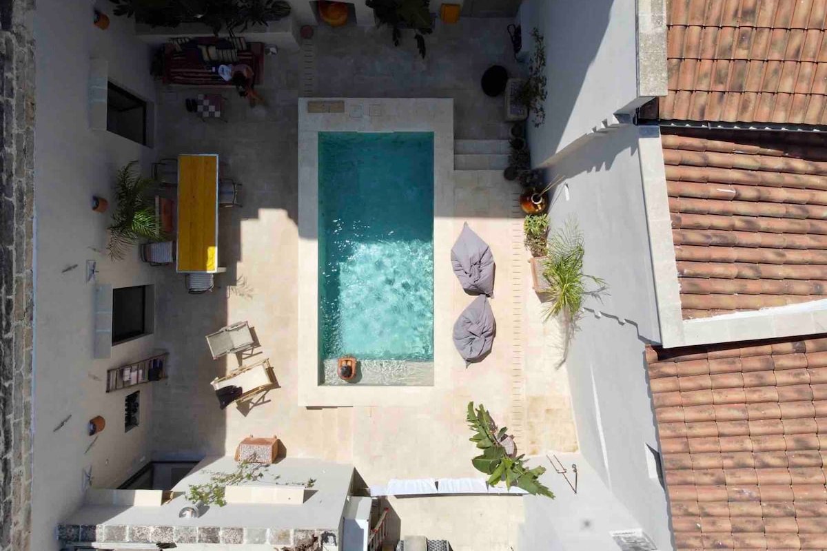 Corte Zuccaro, private pool, and courtyard gallery image 2