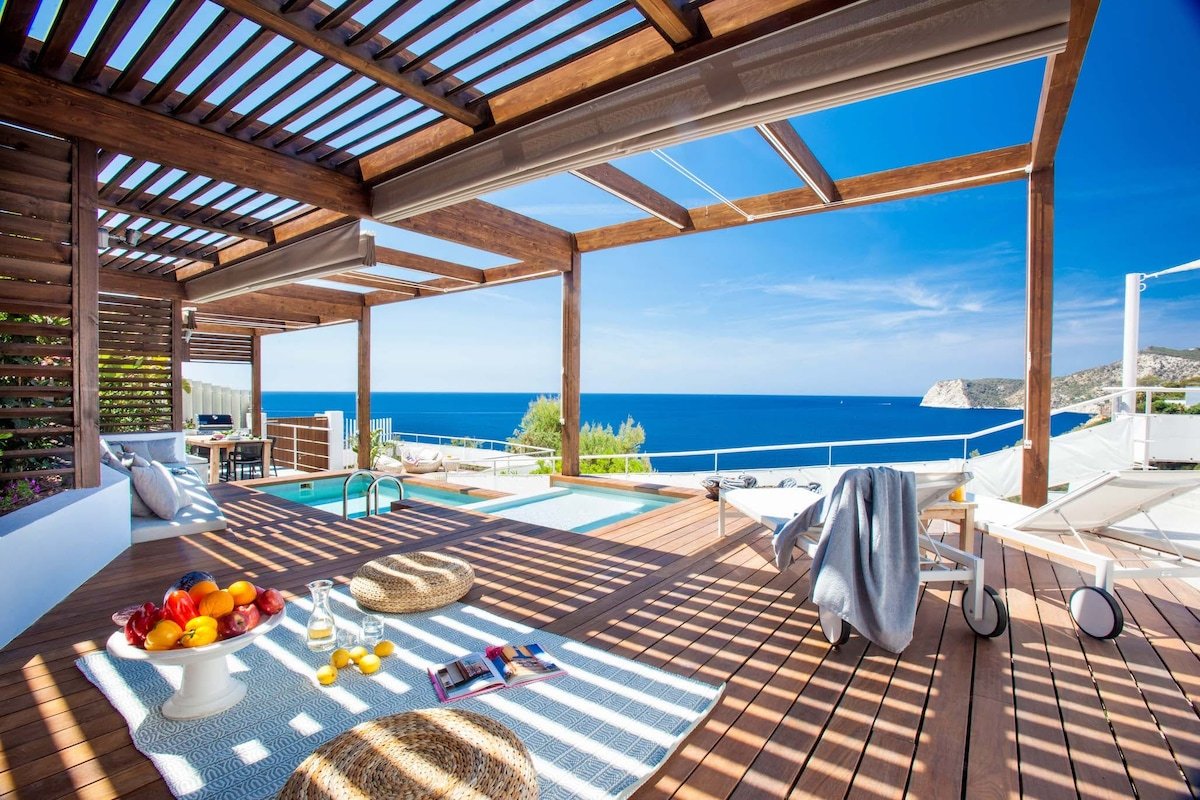Rooms with sea view- Yoga deck-Plunge Pool