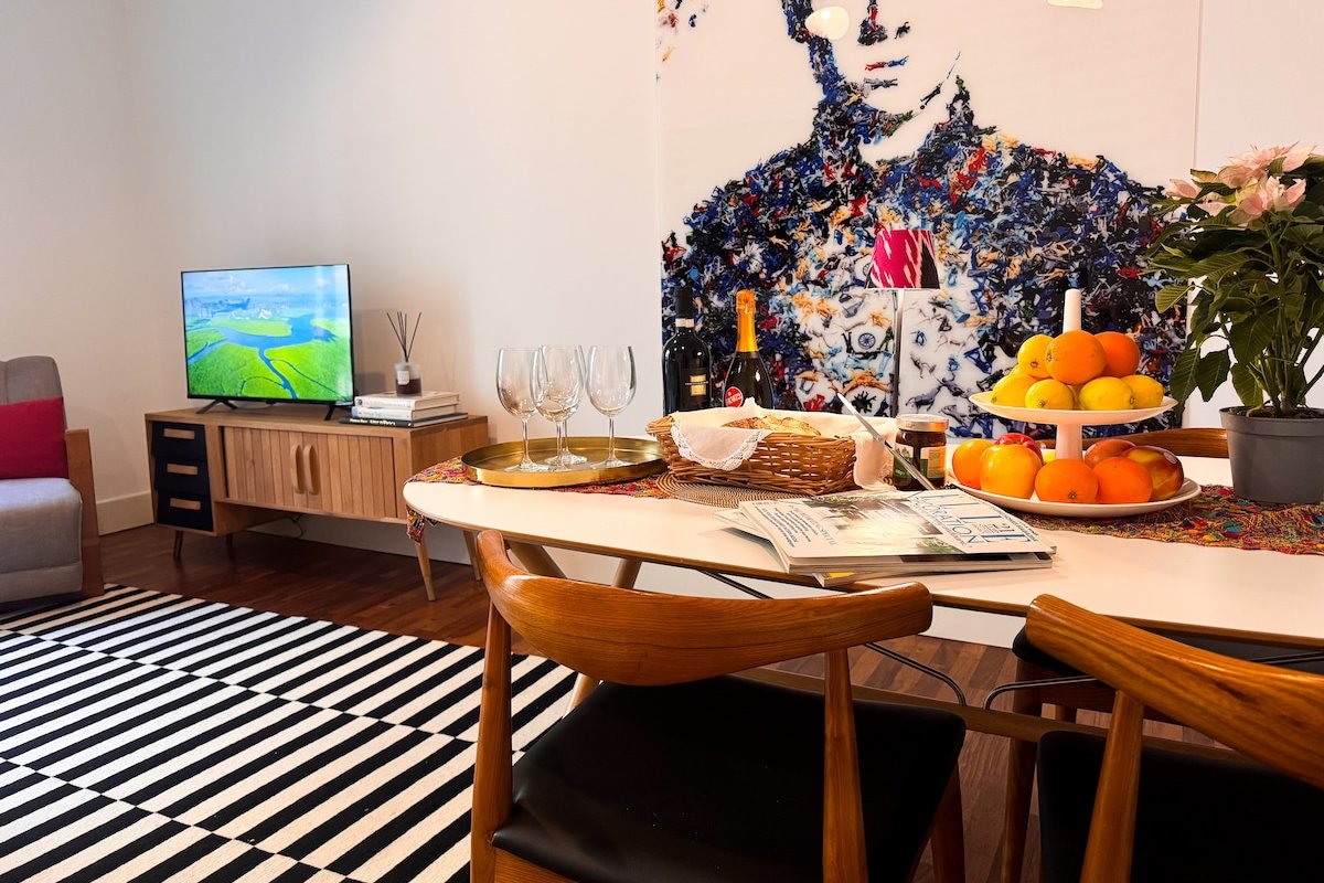 Brera Elegant Apt · Steps to Duomo & Fashion Area gallery image 4