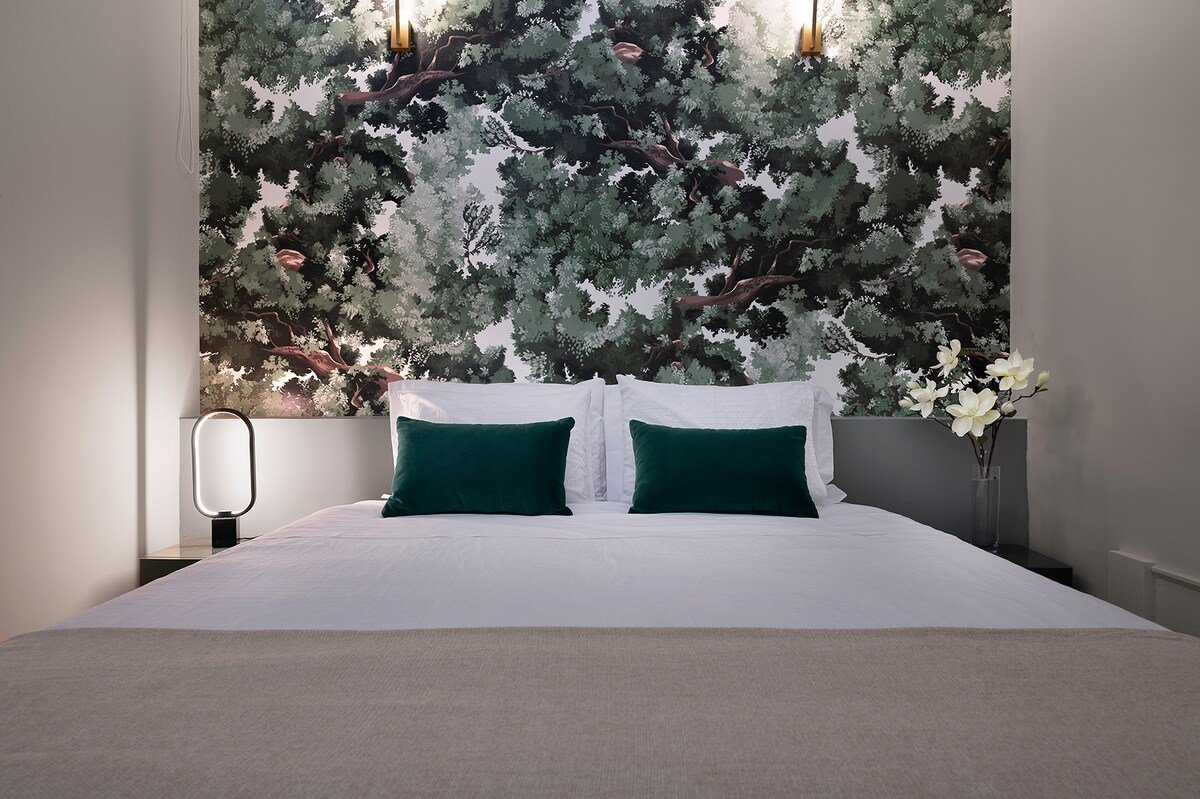 42 2T Historic apartment at Cardosas with balcony gallery image 3