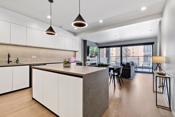 💥IN THE ACTION!💥 2 Bed, 2 Bath on Northalsted! gallery image 5