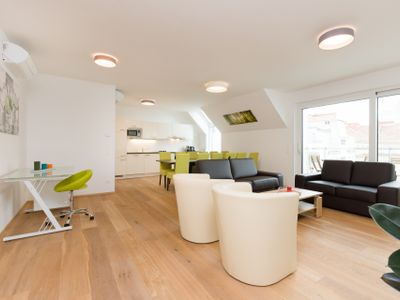 City Center Oasis: Luxe 5BR w/ AC, near River