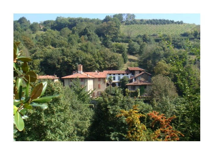 Elegante villa con piscina gallery image 5