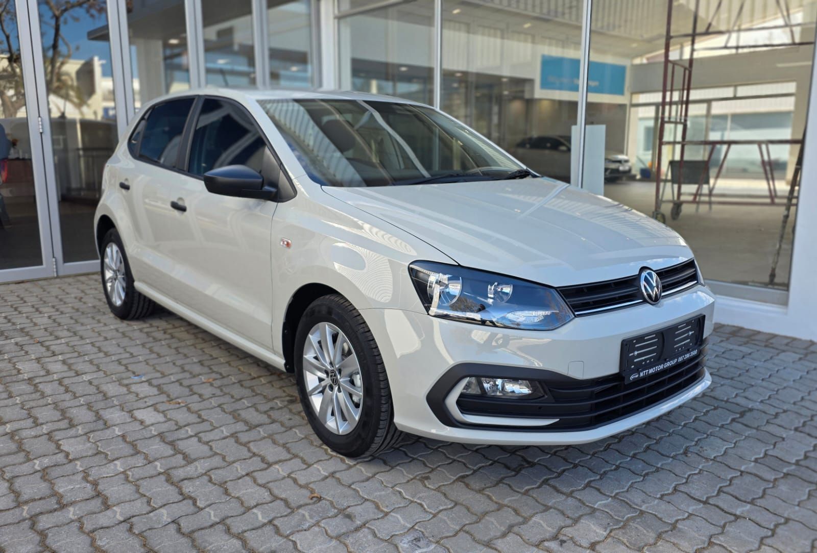 VOLKSWAGEN POLO VIVO 1.4 for Sale in South Africa
