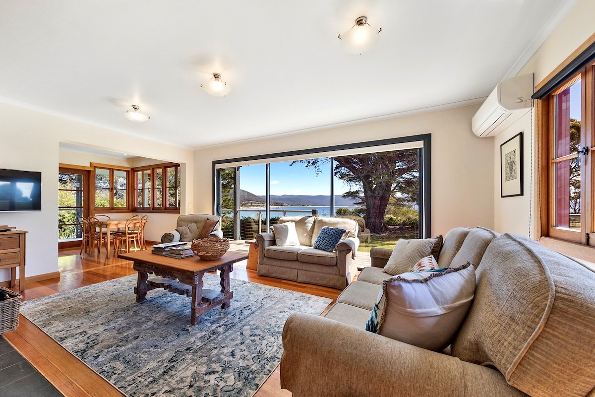 Seaside House – On Waubs Bay! gallery image 3