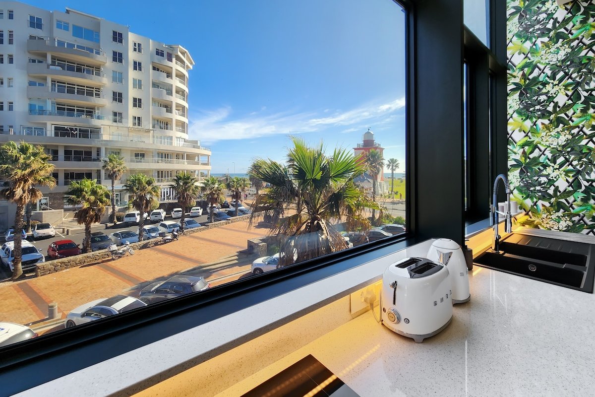 Stylish Mouille Point-2 Bedroom gallery image 5