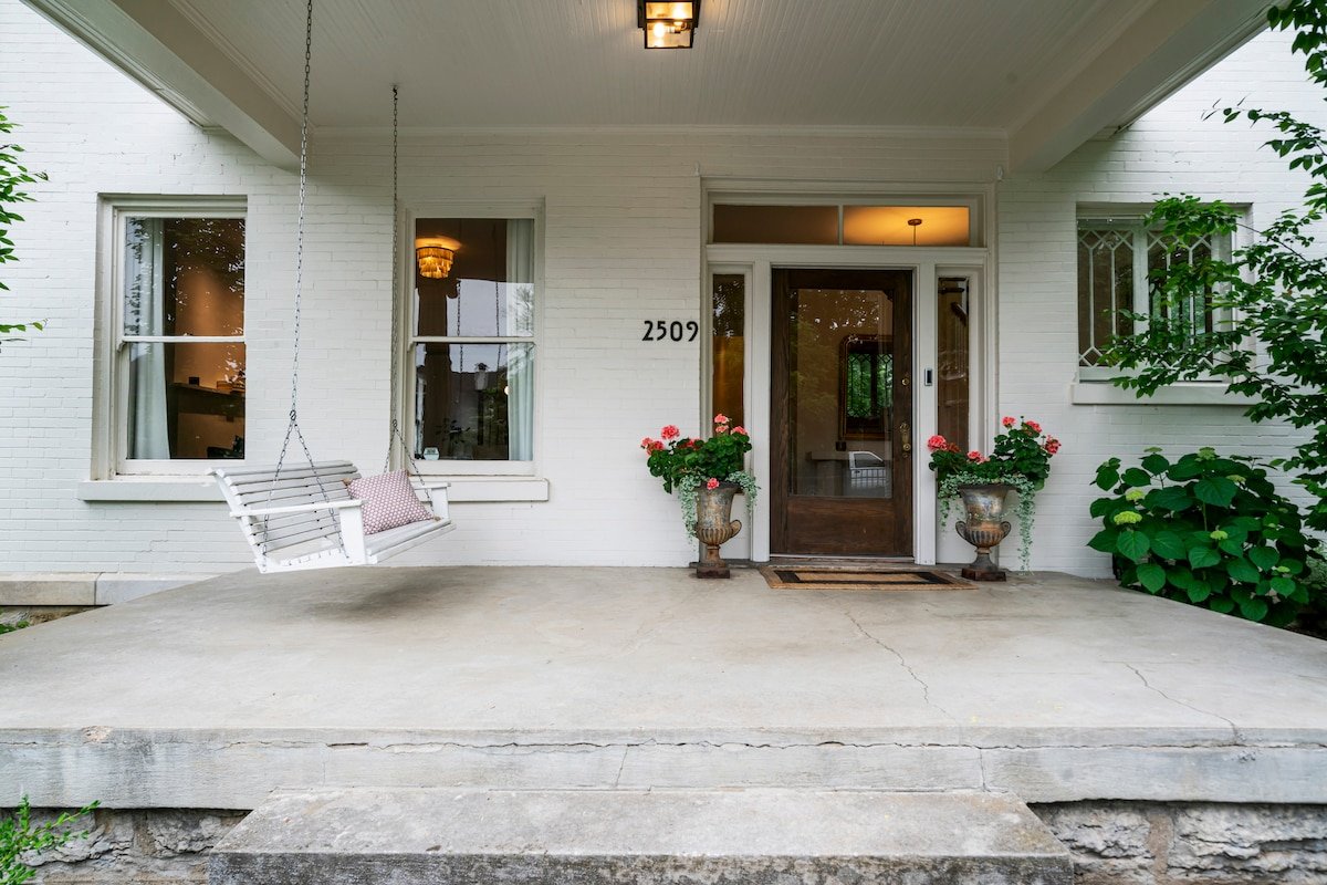 Above Nashville Magnificent I Pool&Spa | 12 South gallery image 5