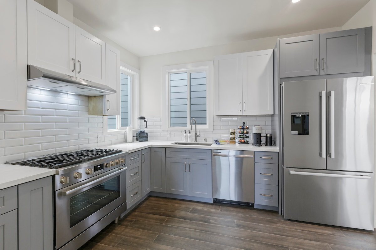 Modern Noe Valley home with private deck gallery image 5