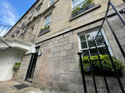 Luxury 3 Bedroom Flat in the heart of Edinburgh