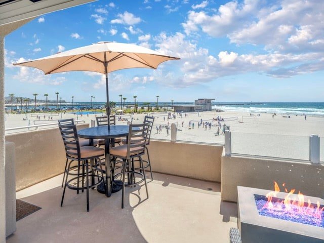 Oceanfront | Fire pit | AC | Parking | Toys gallery image 5