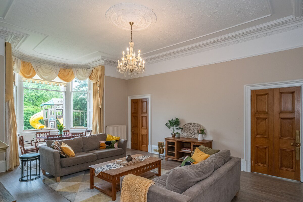 Delightful 4 bedroom family home in Newington gallery image 2