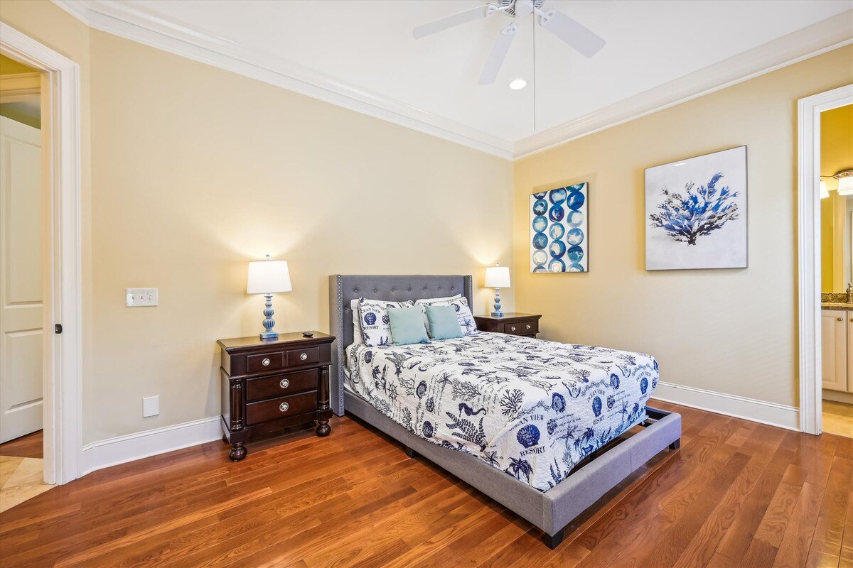 18 SandDollar, Oceanfront, Pool, Golf, Pickleball gallery image 5