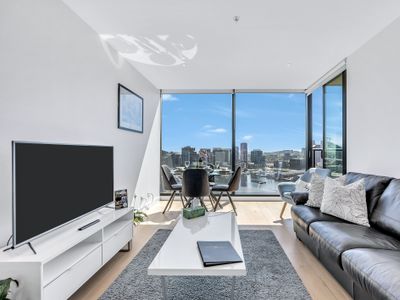 Classic 2 Bedroom with Wonderful Views on Collins