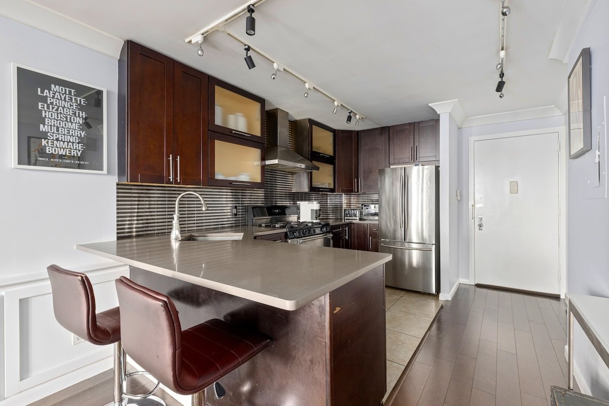 Stunning Huge Place in East Soho gallery image 5