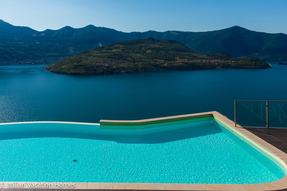 Italian Vacation Homes – Panoramic Villa