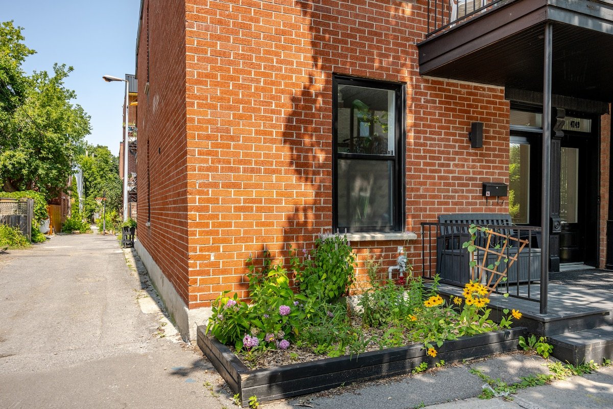 Maison moderne. Quartier Plateau Mont Royal gallery image 5