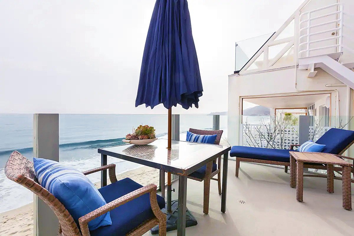 Malibu Townhouse Right on the Sand gallery image 3