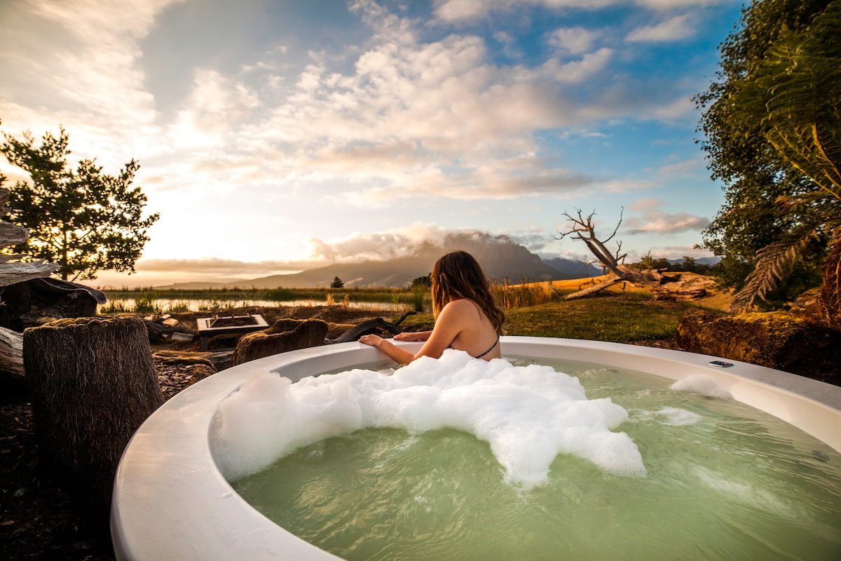 Eagles Nest II Luxury Private Spa Property gallery image 4